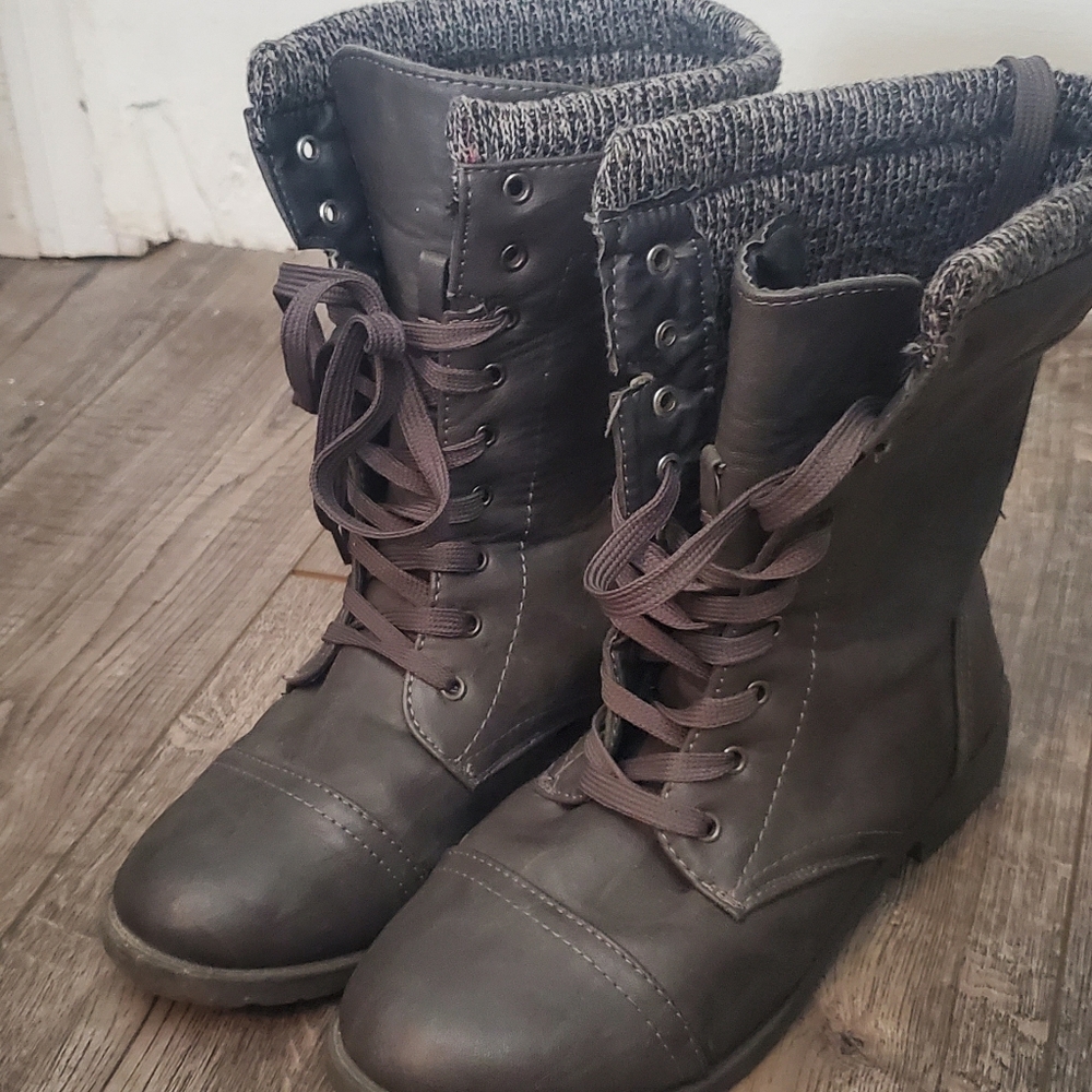 Gray combat Boots